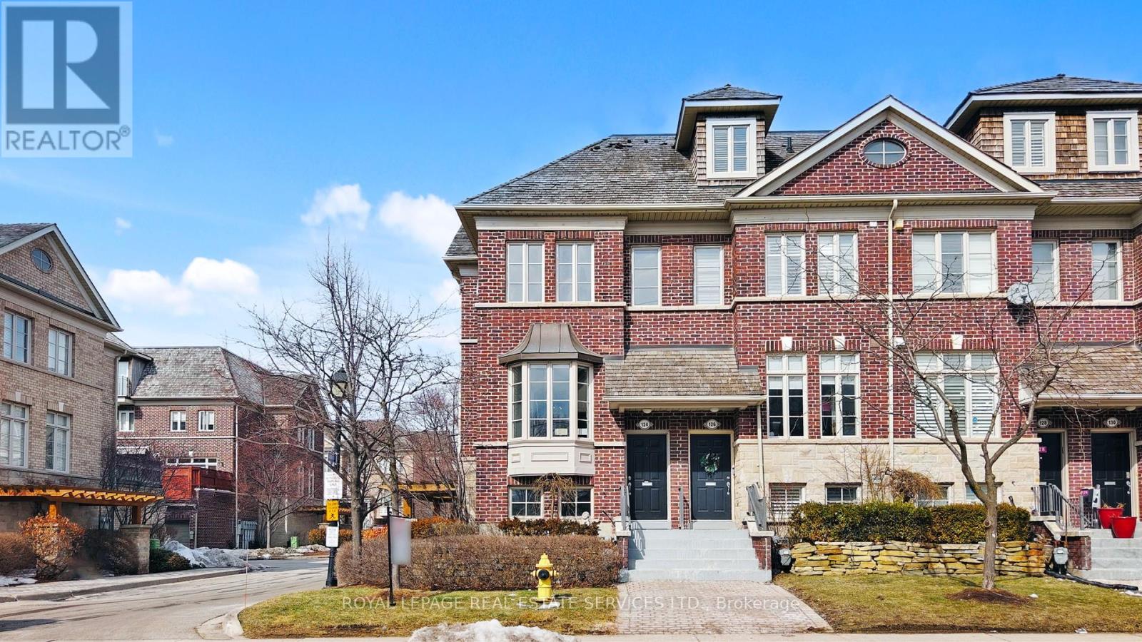 Row / Townhouse for Sale in 124 SIX POINT ROAD|Toronto (Islington-City Centre West), Ontario M8Z0A1