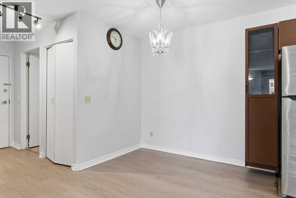 Apartment for Sale in 2414 Edenwold Heights NW|Calgary, Alberta T3A3Y2 5