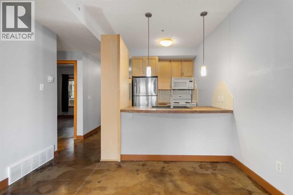 Apartment for Sale in 110, 1235 13 Avenue SW|Calgary, Alberta T3C0T2 4