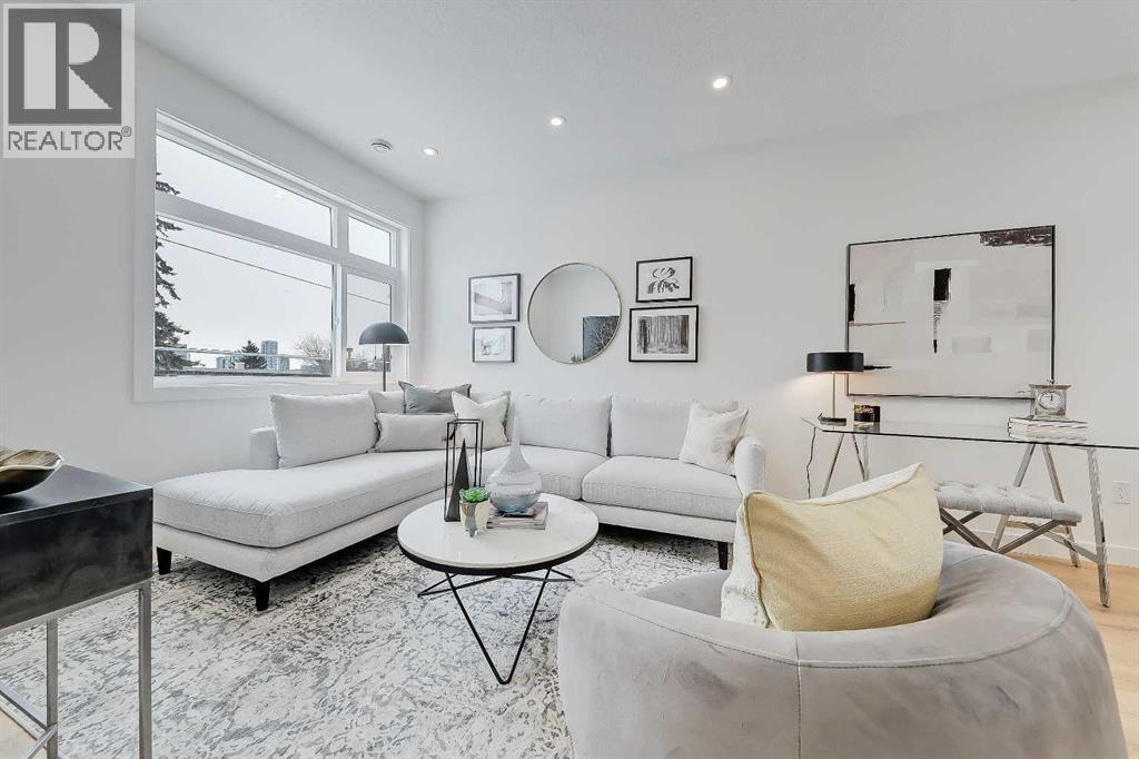 Row / Townhouse for Sale in 109, 3550 45 Street SW|Calgary, Alberta T3E3V2 2