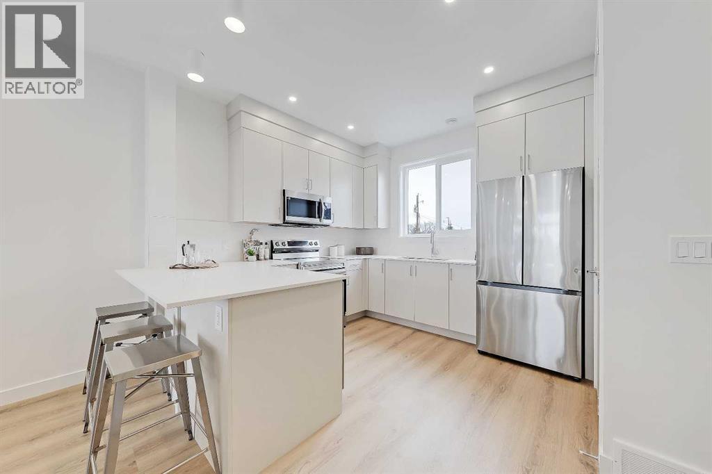 Row / Townhouse for Sale in 109, 3550 45 Street SW|Calgary, Alberta T3E3V2 4