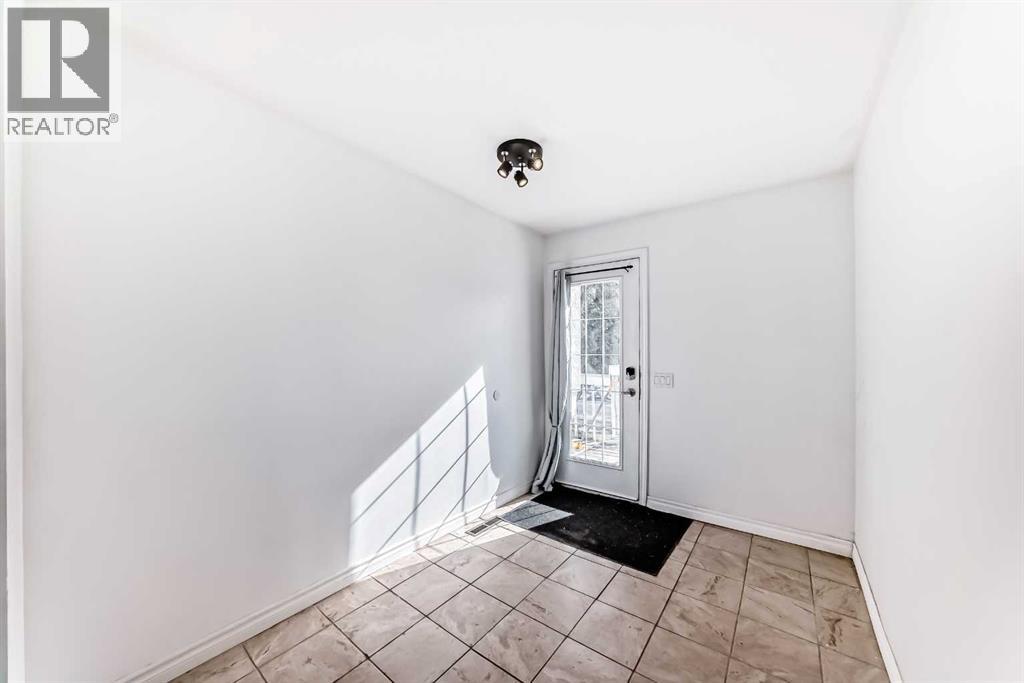 House for Sale in 212 78 Avenue NE|Calgary, Alberta T2K0R2 3