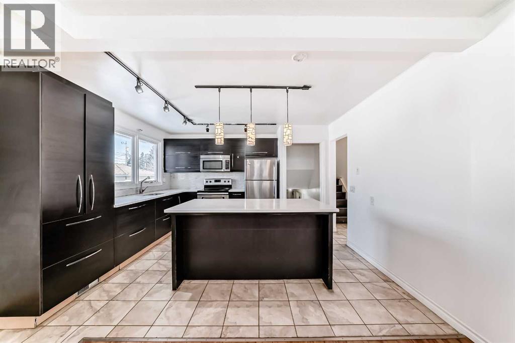 House for Sale in 212 78 Avenue NE|Calgary, Alberta T2K0R2 5