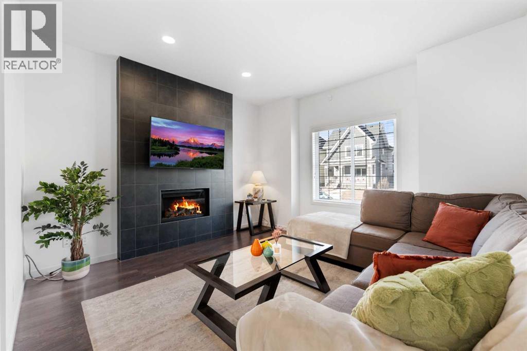 House for Sale in 137 Marquis Common SE|Calgary, Alberta T3M1N7 3