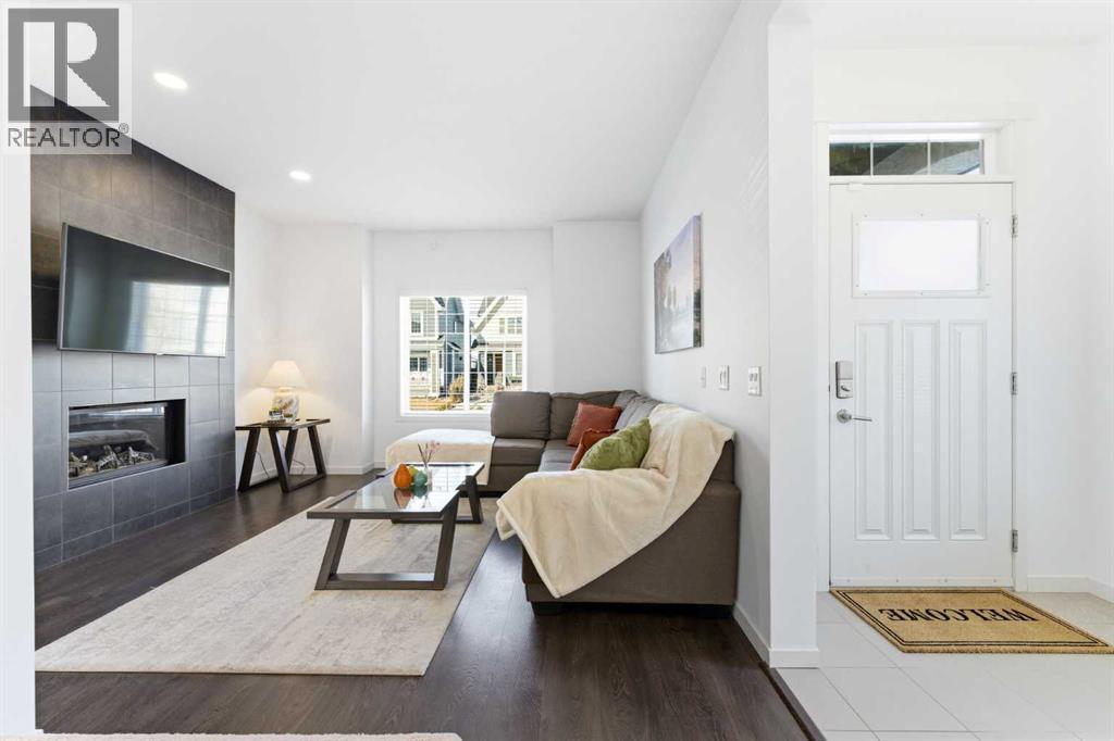 House for Sale in 137 Marquis Common SE|Calgary, Alberta T3M1N7 4