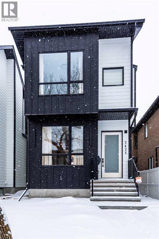 House for Sale in 2425 27 Street SW|Calgary, Alberta T3E2G2 2