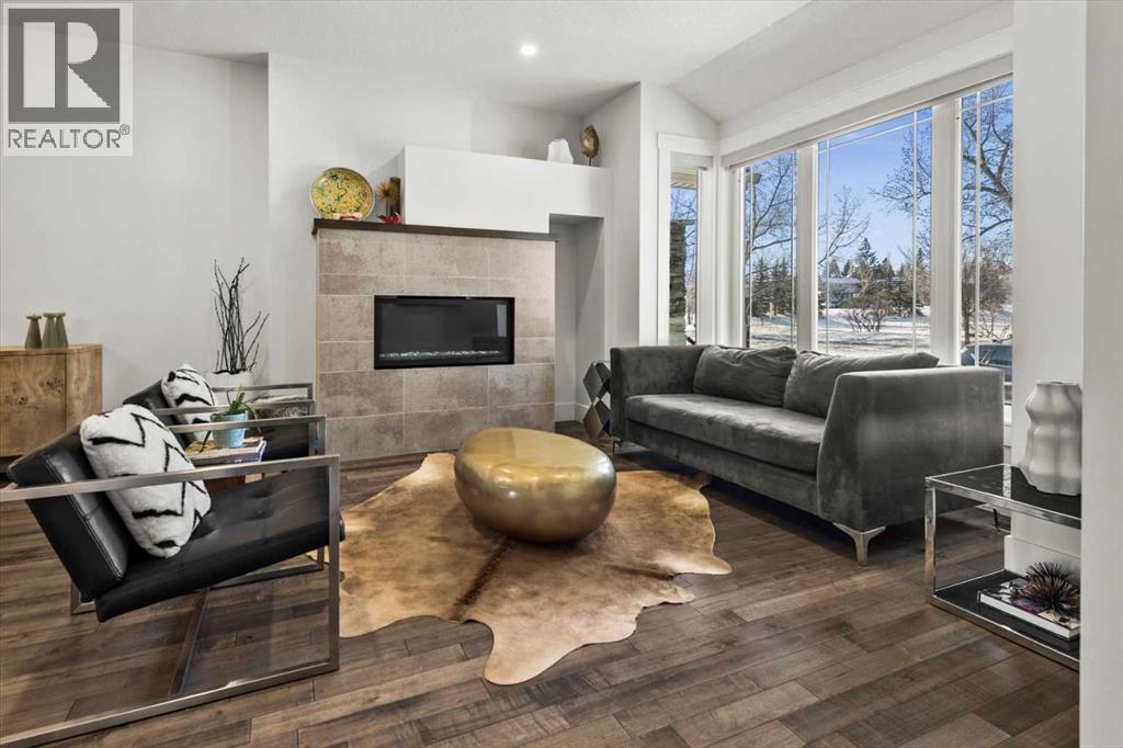 Duplex for Sale in 3018 30 Street SW|Calgary, Alberta T3E2M6 4