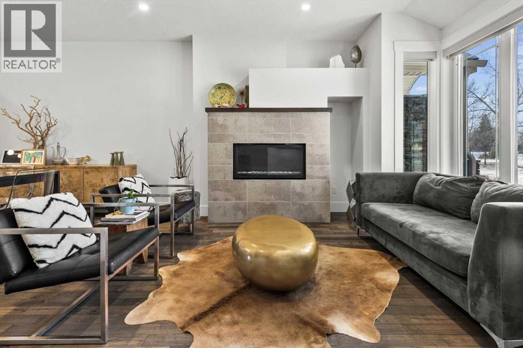 Duplex for Sale in 3018 30 Street SW|Calgary, Alberta T3E2M6 5