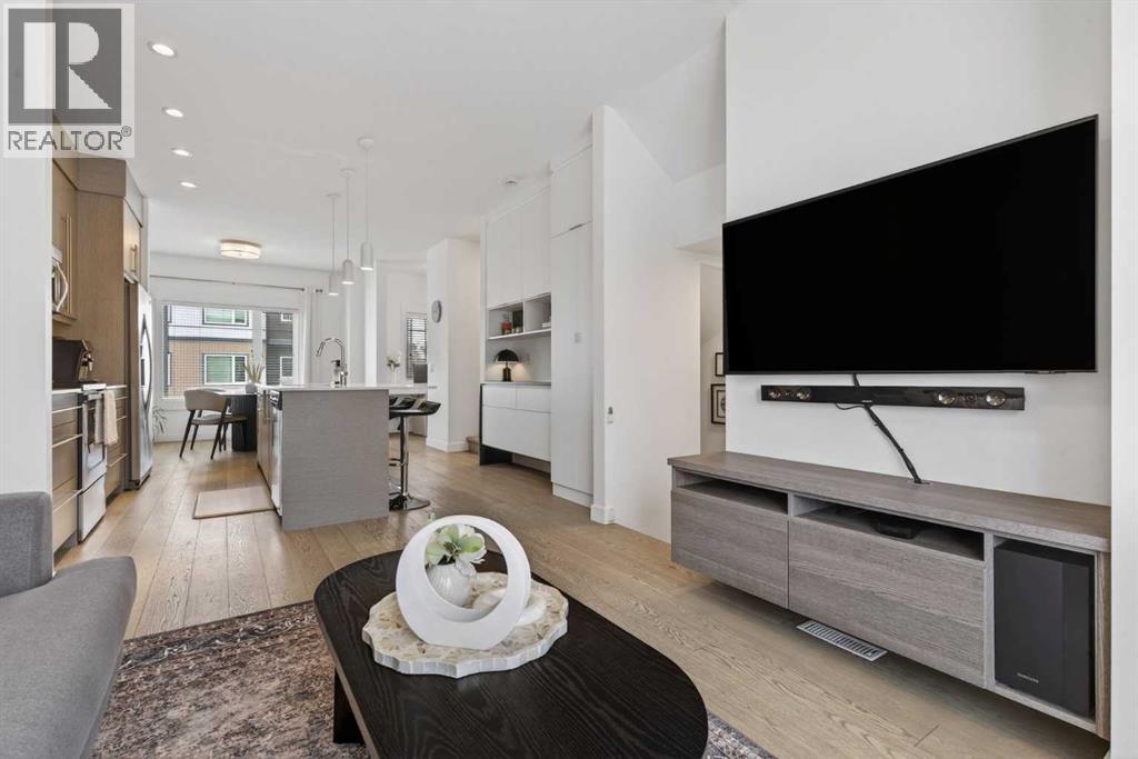 Row / Townhouse for Sale in 2105, 5305 32 Avenue SW|Calgary, Alberta T3E8A2 5