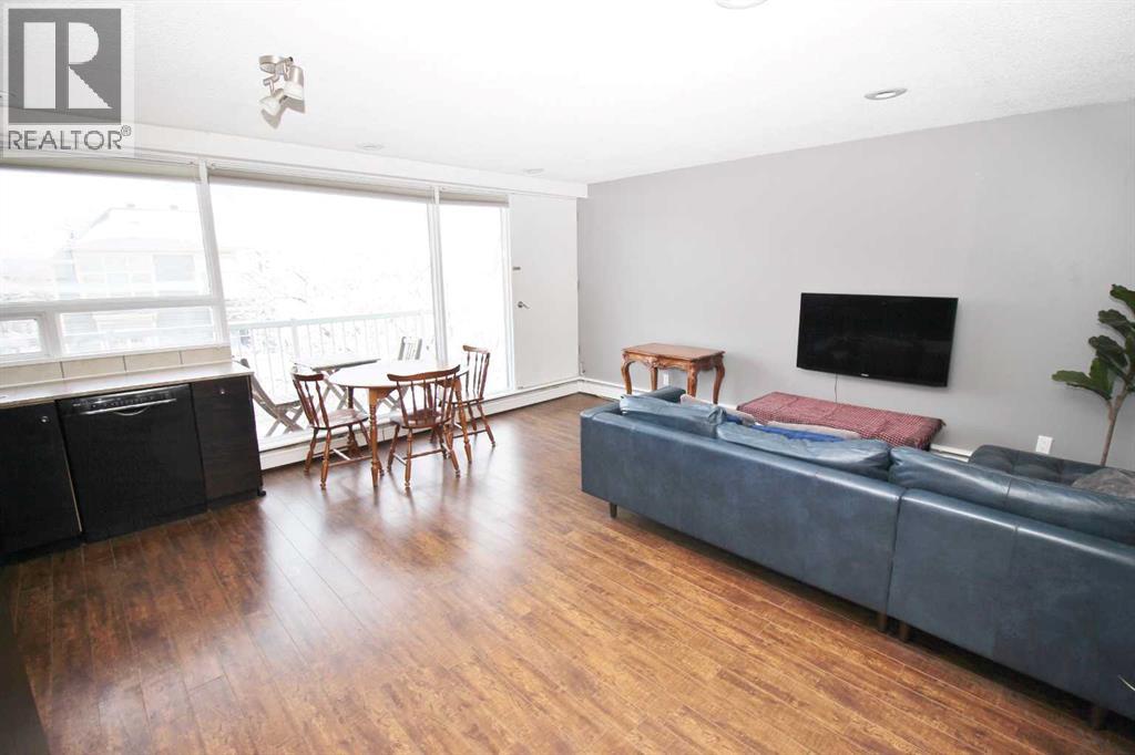 Apartment for Sale in 402, 1612 14 Avenue SW|Calgary, Alberta T3C0W5 2