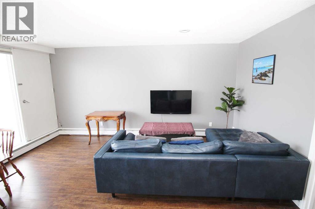 Apartment for Sale in 402, 1612 14 Avenue SW|Calgary, Alberta T3C0W5 4