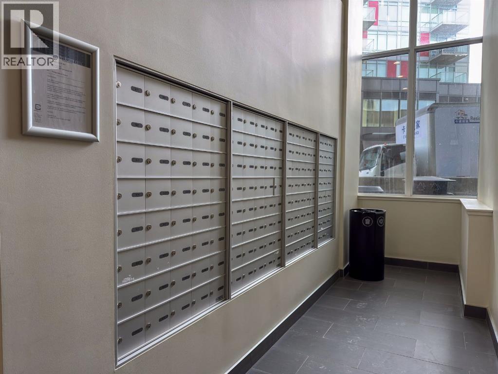 Apartment for Sale in 605, 30 Brentwood Common NW|Calgary, Alberta T2L2L8 5