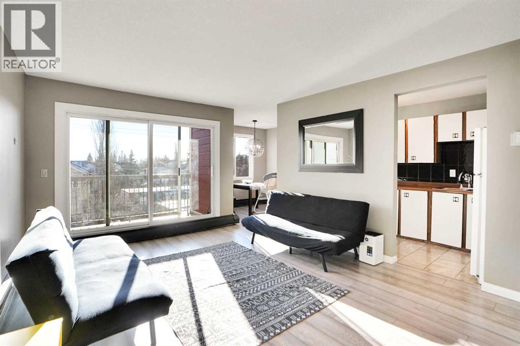 Apartment for Sale in 202, 1529 26 Avenue SW|Calgary, Alberta T2T1C4 2