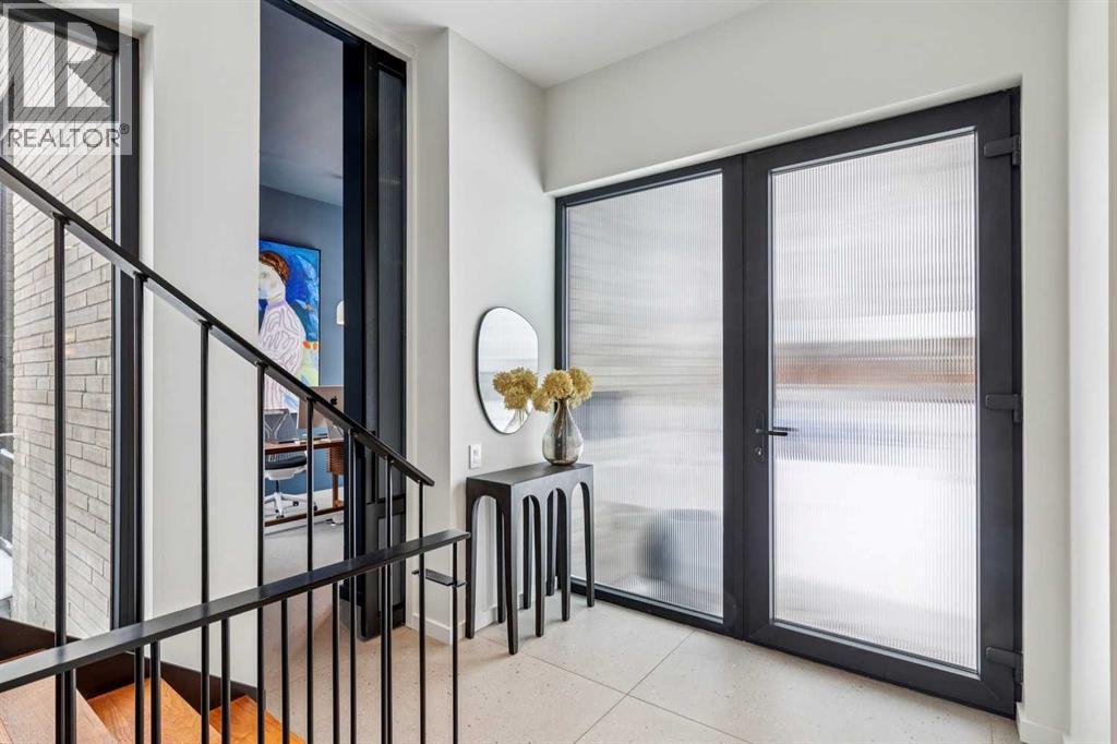 House for Sale in 2017 56 Avenue SW|Calgary, Alberta T3E1M7 2