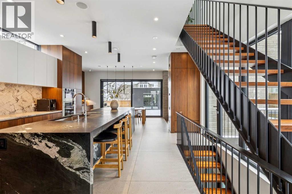 House for Sale in 2017 56 Avenue SW|Calgary, Alberta T3E1M7 4