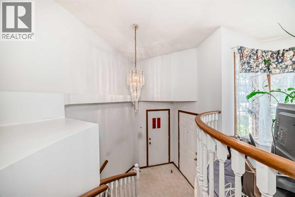 House for Sale in 28 Harvest Oak Drive NE|Calgary, Alberta T3K4E2 4