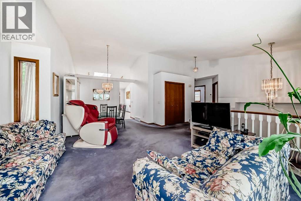 House for Sale in 28 Harvest Oak Drive NE|Calgary, Alberta T3K4E2 5