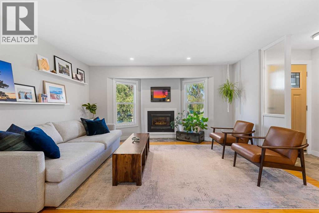 House for Sale in 15 Fielding Drive SE|Calgary, Alberta T2H1H2 4