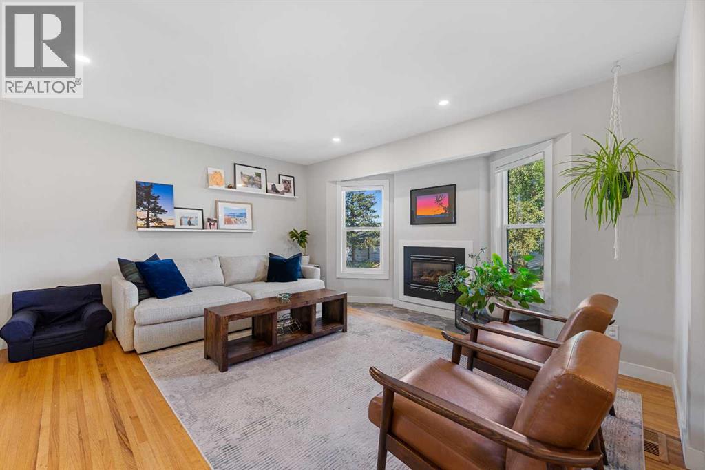 House for Sale in 15 Fielding Drive SE|Calgary, Alberta T2H1H2 3