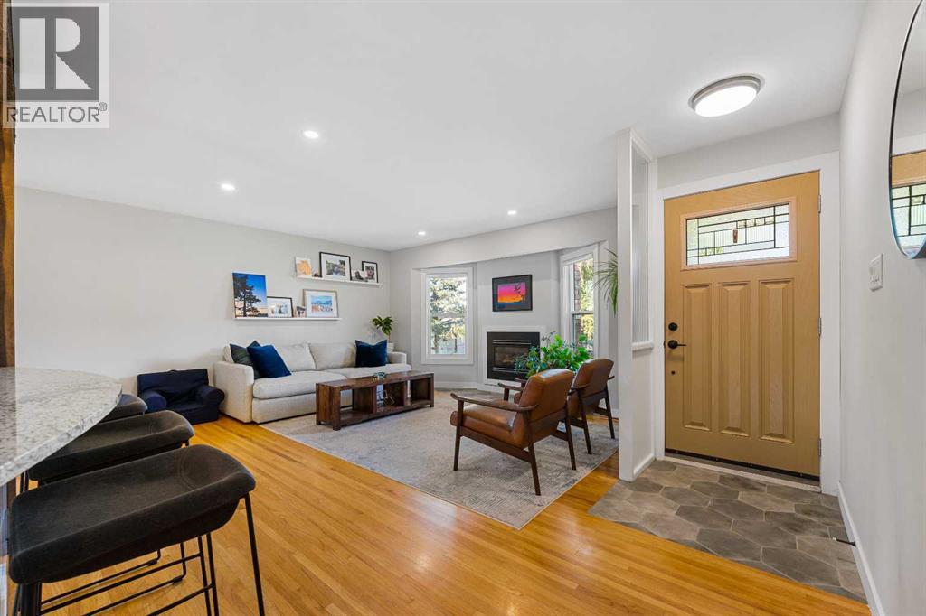 House for Sale in 15 Fielding Drive SE|Calgary, Alberta T2H1H2 2