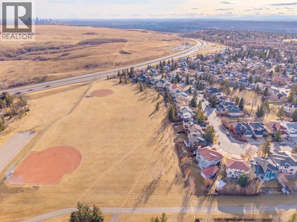 House for Sale in 163 Edgebrook Close NW|Calgary, Alberta T3A4Z9 4