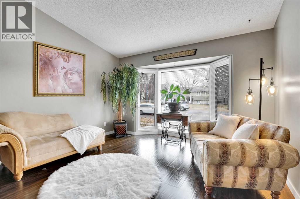 House for Sale in 14691 Deer Ridge Drive SE|Calgary, Alberta T2J6A8 2