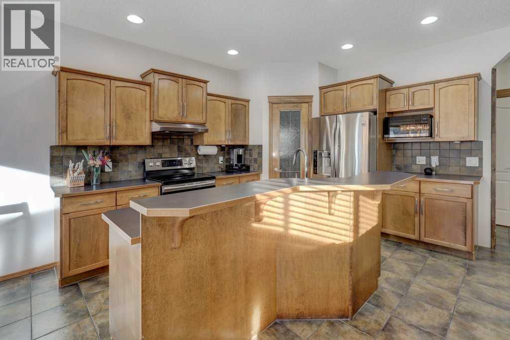 House for Sale in 463 Cranfield Gardens SE|Calgary, Alberta T3M1H9 3