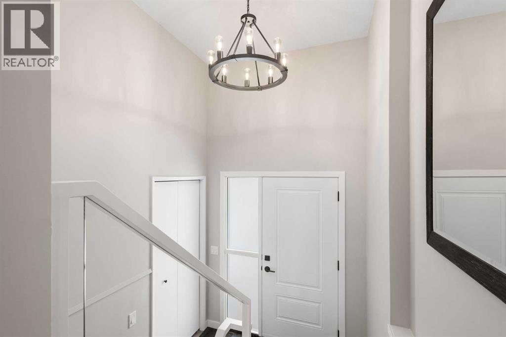 House for Sale in 198 Silver Brook Road NW|Calgary, Alberta T3B3J1 3