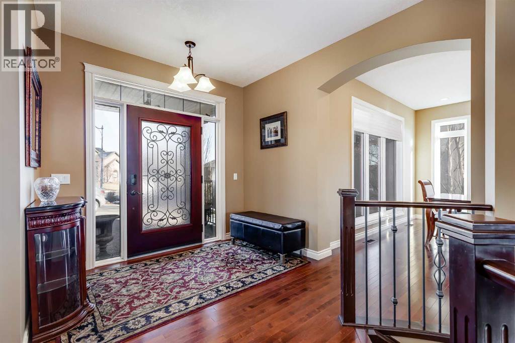 House for Sale in 213 Silverado Ranch Manor SW|Calgary, Alberta T2X0M6 4