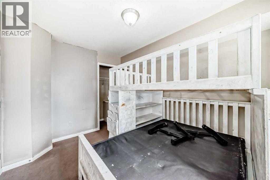 Apartment for Sale in 411, 2000 Applevillage Court SE|Calgary, Alberta T2A7Z4 5