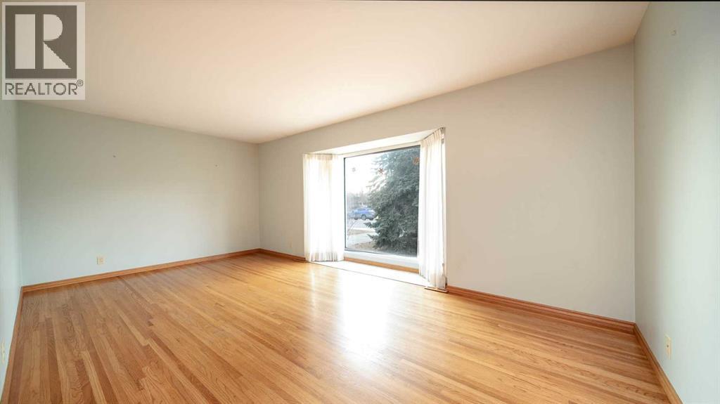 House for Sale in 10 Marlowe Place NE|Calgary, Alberta T2E5P8 4