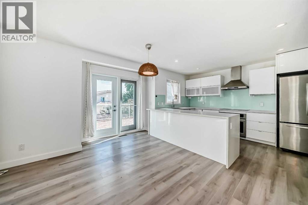 House for Sale in 7 Signature Mews SW|Calgary, Alberta T3H2V6 5