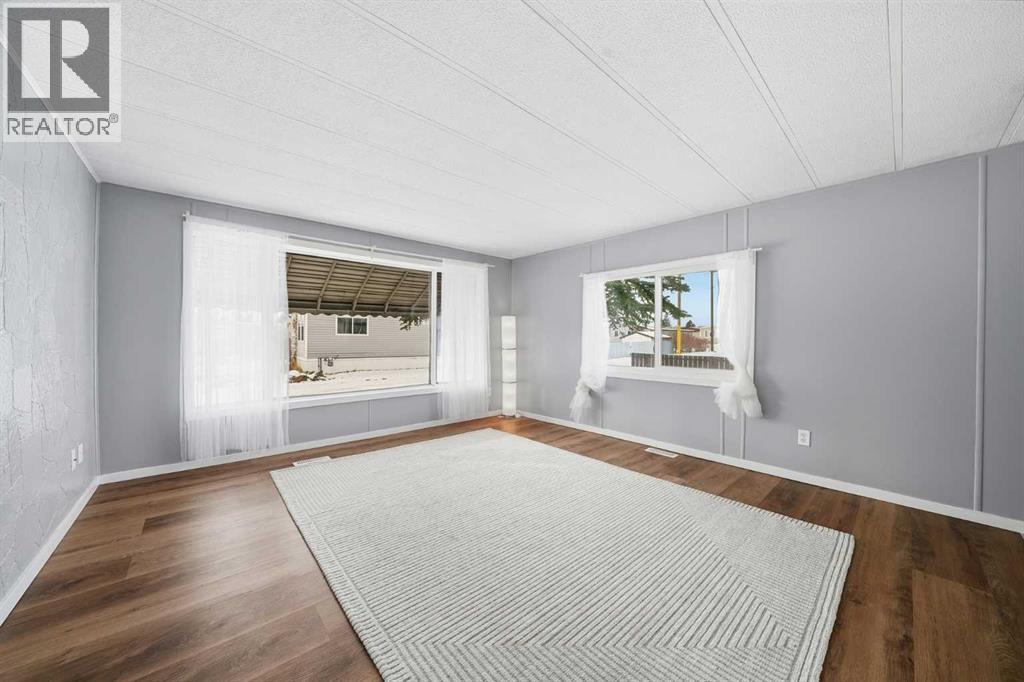 Mobile Home for Sale in 281, 6220 17 Avenue SE|Calgary, Alberta T2A0W6 3