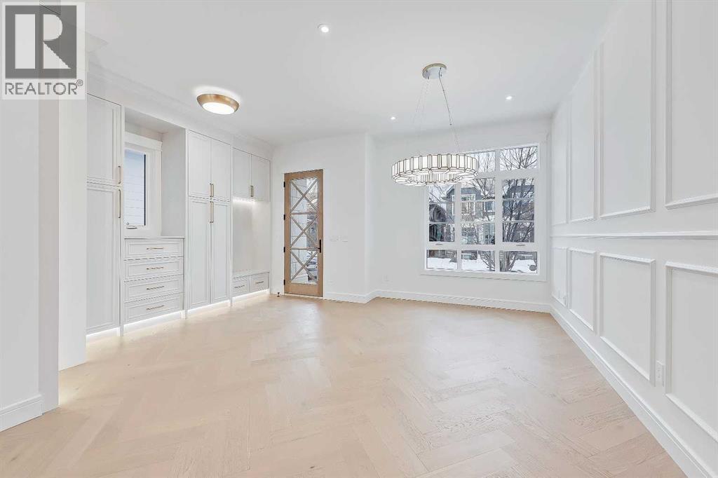 House for Sale in 1739 48 Avenue SW|Calgary, Alberta T2T2T2 3