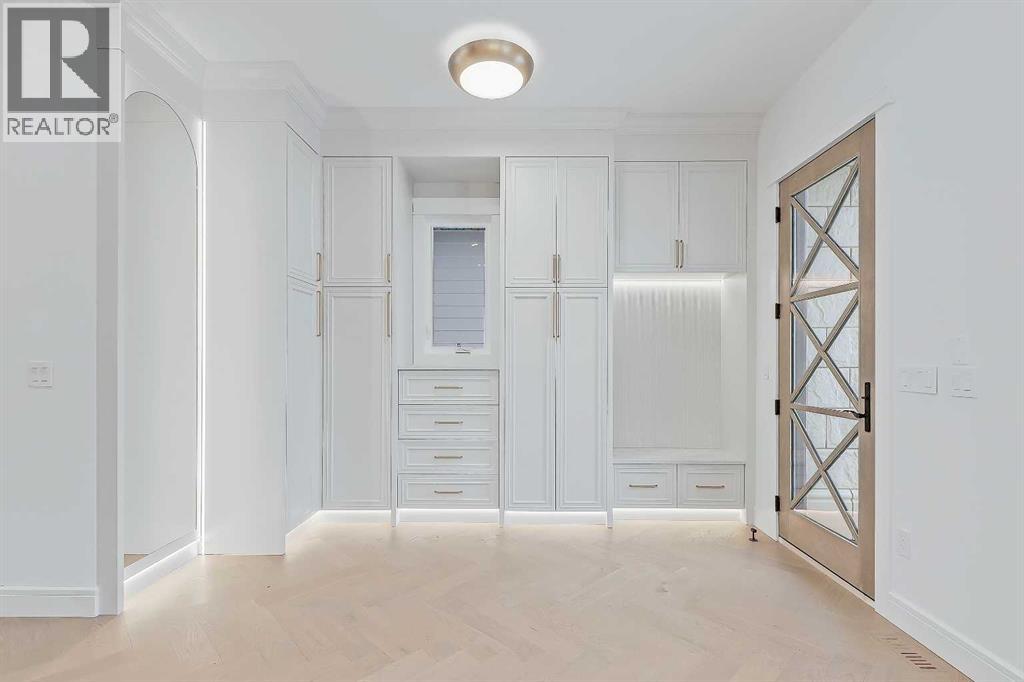 House for Sale in 1739 48 Avenue SW|Calgary, Alberta T2T2T2 2