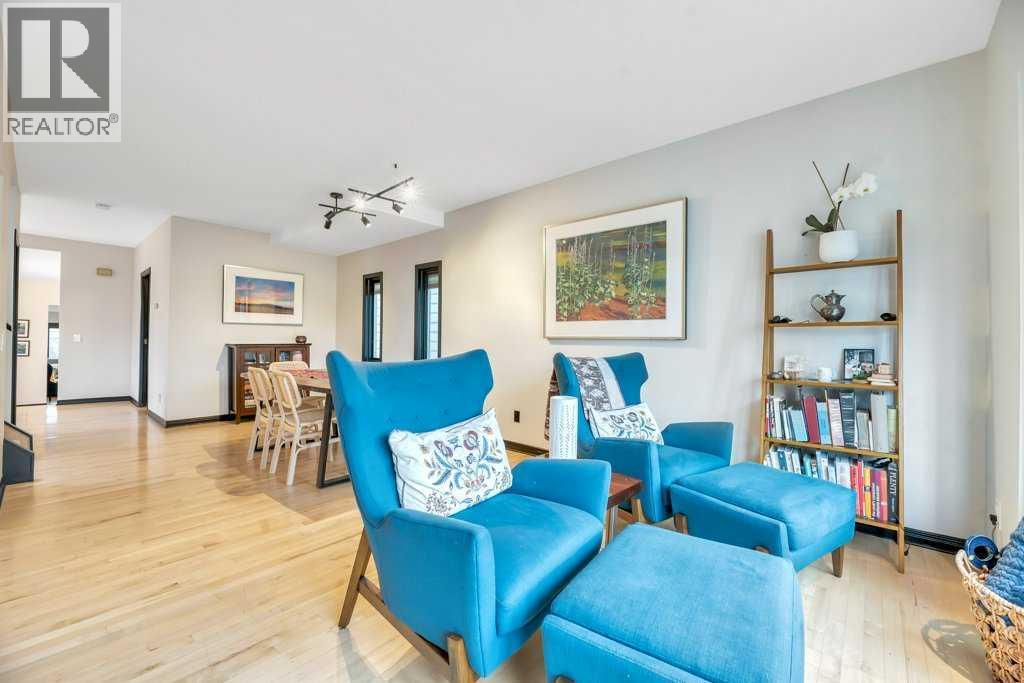 House for Sale in 1940 Broadview Road NW|Calgary, Alberta T2N3H7 2