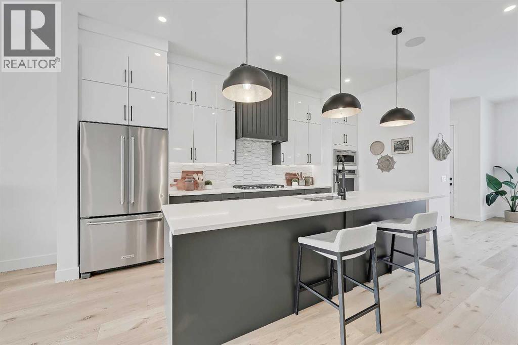 Duplex for Sale in 523 55 Avenue SW|Calgary, Alberta T2V0E9 5