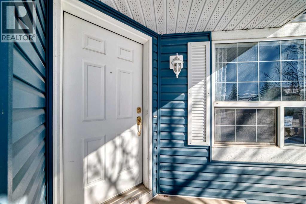 House for Sale in 136 Citadel Crest Circle NW|Calgary, Alberta T3G4G3 2