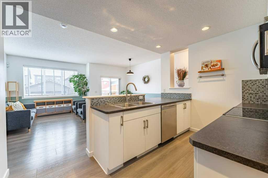 House for Sale in 74 Evansridge Crescent NW|Calgary, Alberta T3P0J2 5