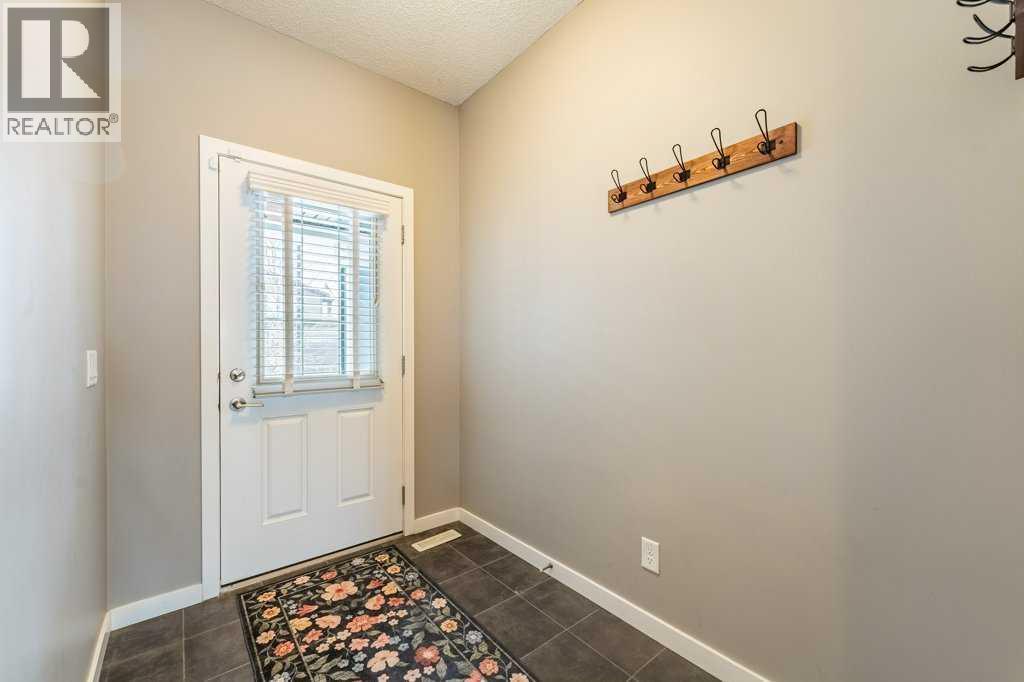 House for Sale in 74 Evansridge Crescent NW|Calgary, Alberta T3P0J2 2