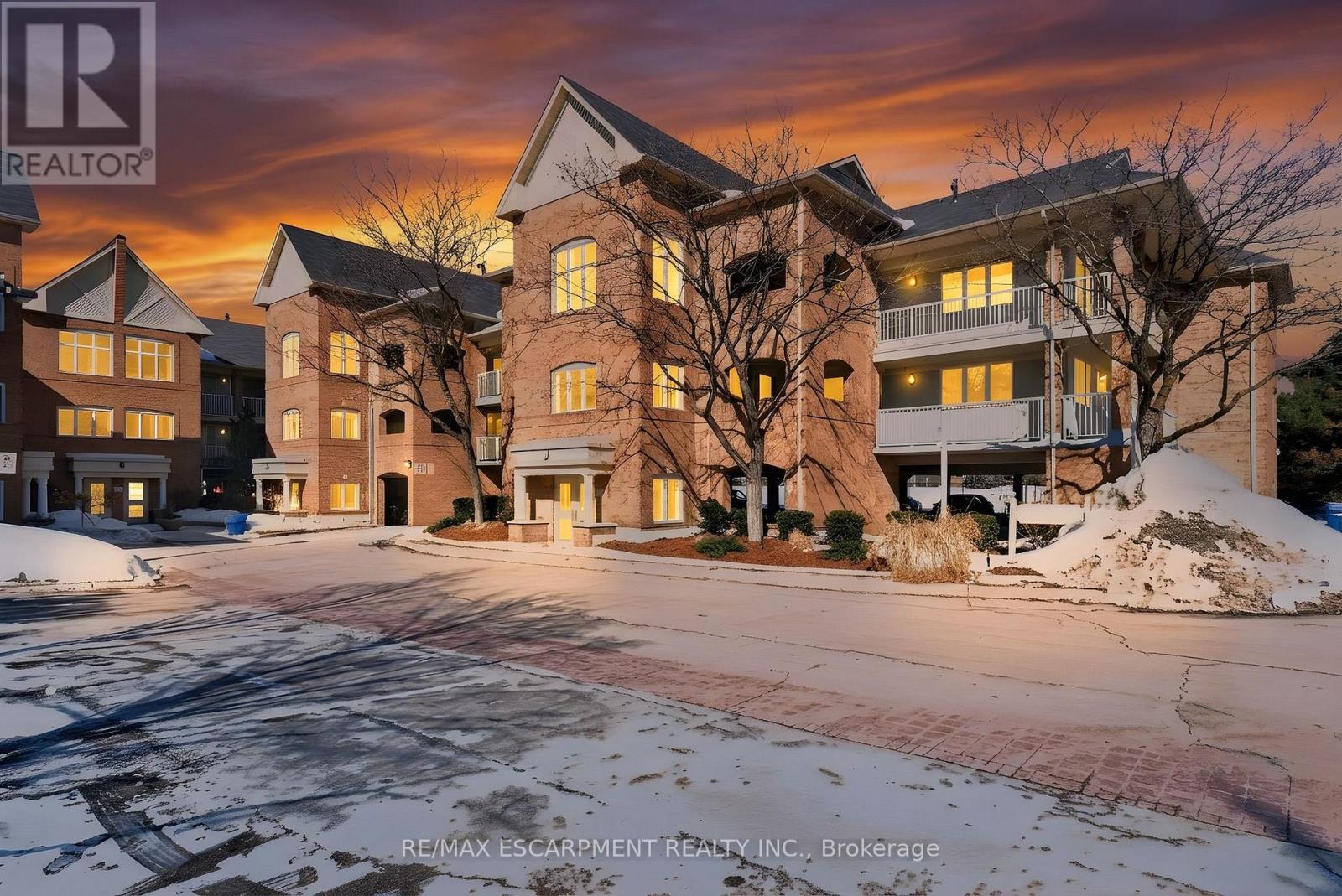 Row / Townhouse for Sale in 140 - 109 BRISTOL ROAD E|Mississauga (Hurontario), Ontario L4Z3P6