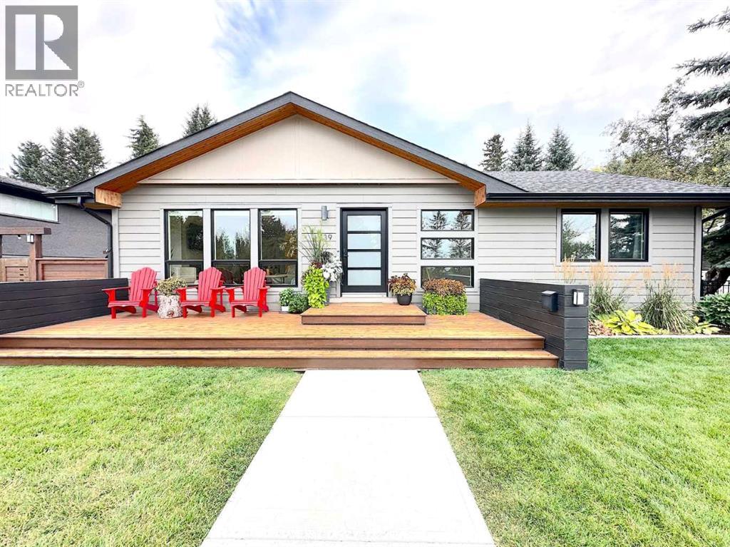 House for Sale in 139 Wildwood Drive SW|Calgary, Alberta T3C3C7 3