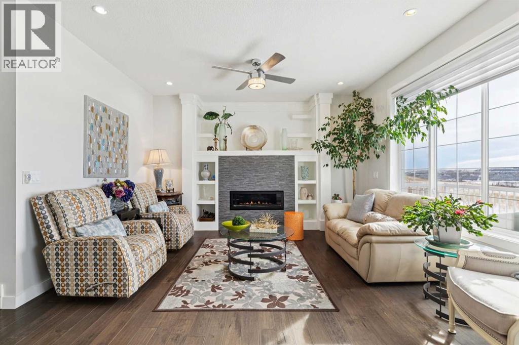 House for Sale in 176 Cranarch Crescent SE|Calgary, Alberta T3M2J2 5