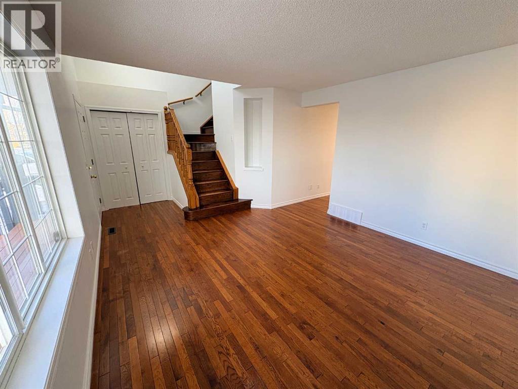 House for Sale in 7901 Martha's Haven Park NE|Calgary, Alberta T3J4H5 3