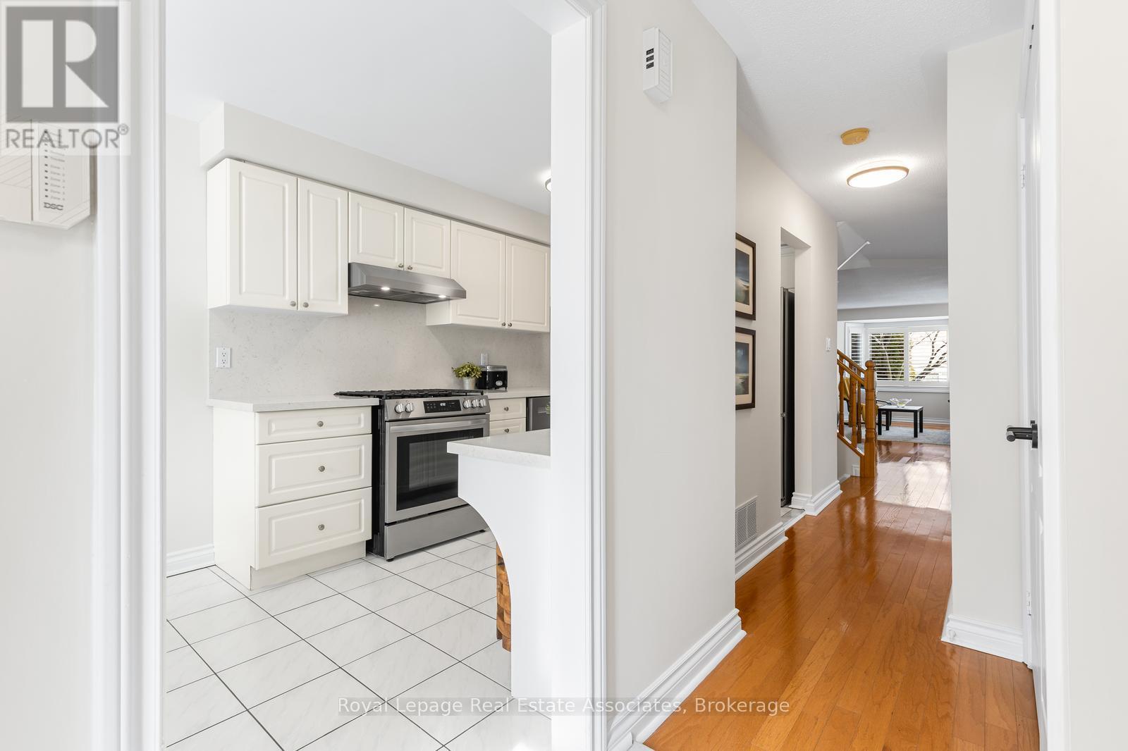 Row / Townhouse for Sale in 94 - 5480 GLEN ERIN DRIVE|Mississauga (Central Erin Mills), Ontario L5M5R3 2