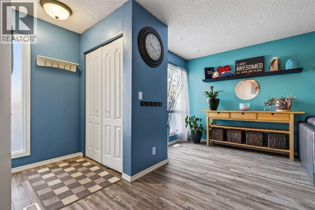 Row / Townhouse for Sale in 434, 15403 Deer Run Drive SE|Calgary, Alberta T2J6B8 3