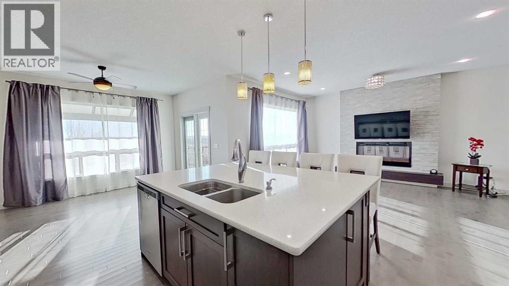 House for Sale in 78 Cranarch View SE|Calgary, Alberta T3M2J3 5