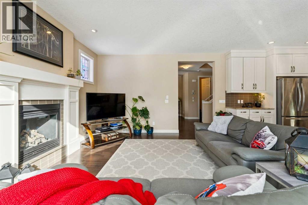 House for Sale in 33 Quarry Heights SE|Calgary, Alberta T2C5H7 5