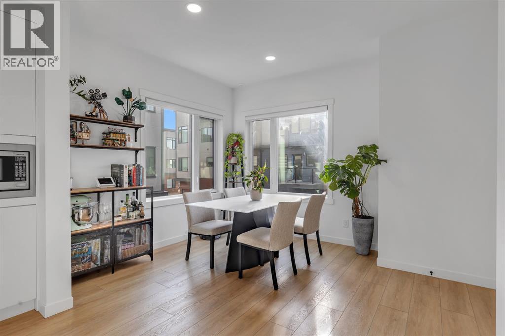 Row / Townhouse for Sale in 213 Greenbriar Common NW|Calgary, Alberta T3B6J3 3