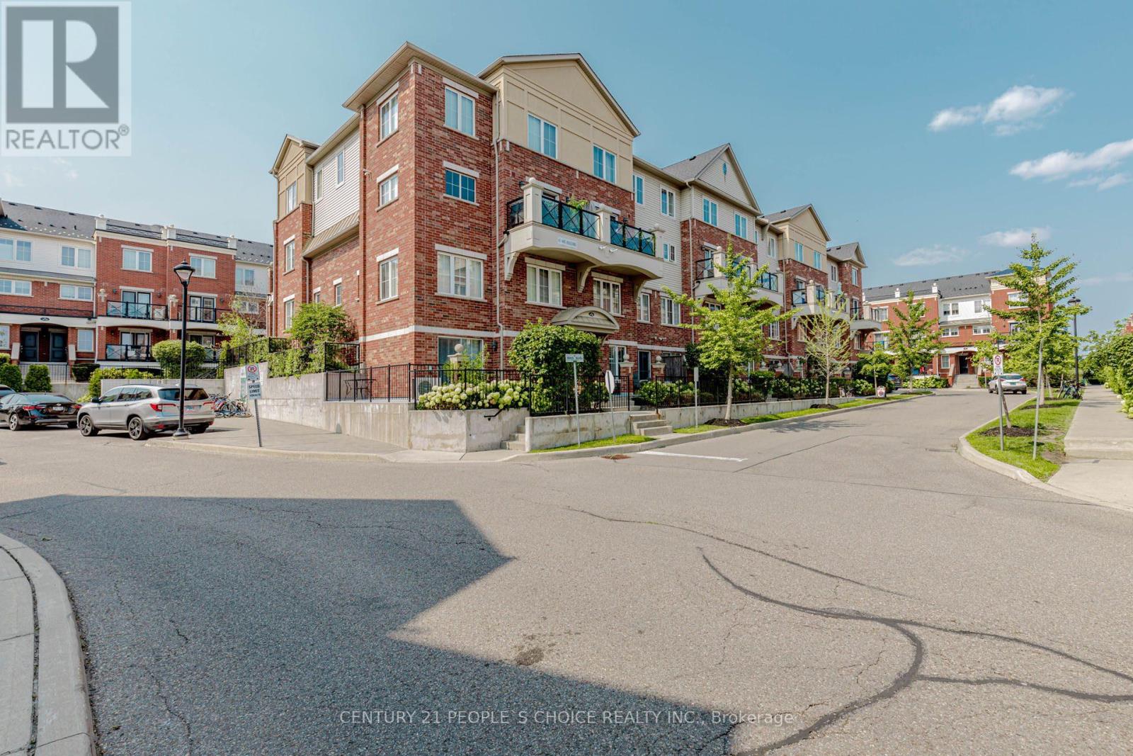 Row / Townhouse for Sale in 25 - 47 HAYS BOULEVARD|Oakville (RO River Oaks), Ontario L6H0J1 2